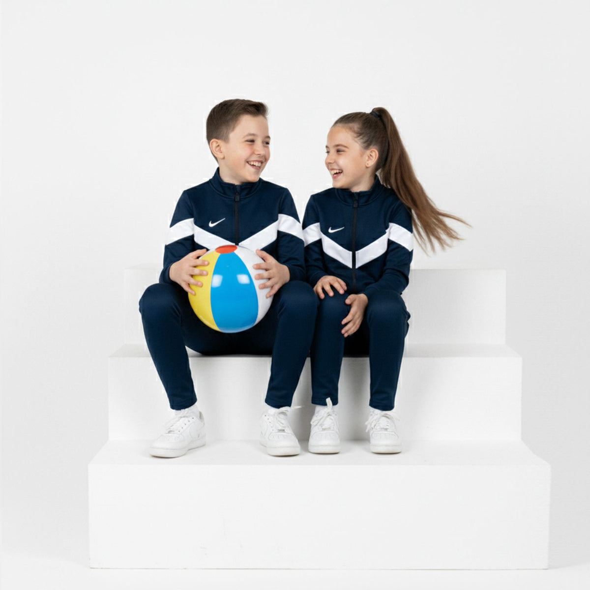 Nik navy blue white